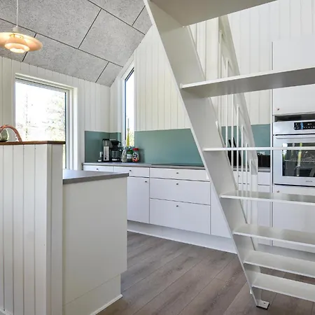 Stunning In With Kitchen بيت للعطل Skjern