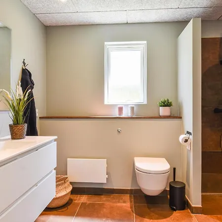 بيت للعطل Stunning In With Kitchen Skjern